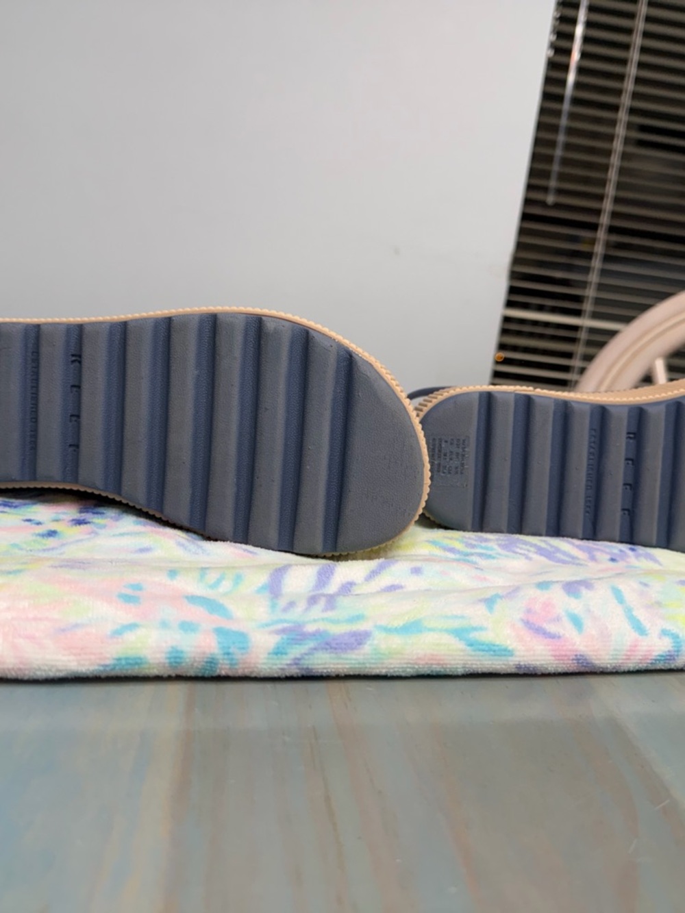 Reef Women’s Indigo Platform Sandals with Tan Platform - Picture 7 of 7